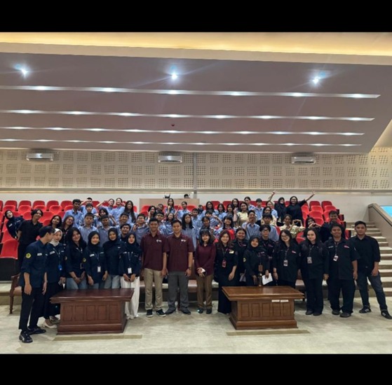 Mahasiswa Prodi Ilmu Komunikasi Mengenalkan Produksi Televisi dan Radio sebagai Media Ekspresi Kreat