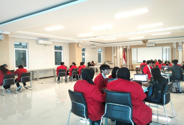 Uji Hasil Kerja Nyata Mahasiswa: Prodi Ilmu Komunikasi Untag Gelar Sidang Magang Kampus Berdampak 