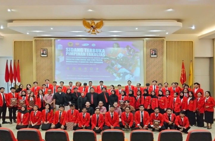 FISIP Warnai Yudisium melalui  Perayaan Prestasi dan Keberanian Lewat Karya Kritis