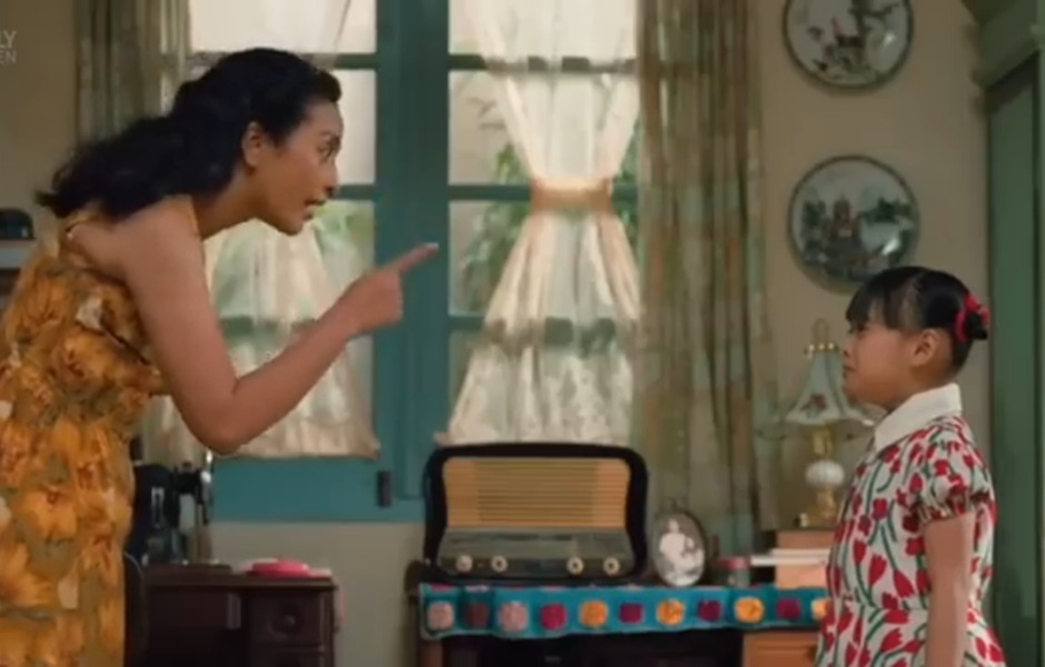 Sudut Kamera Eagle Eye dan Frog Eye Perkuat  Konflik Ibu-Anak di Film Na Willa