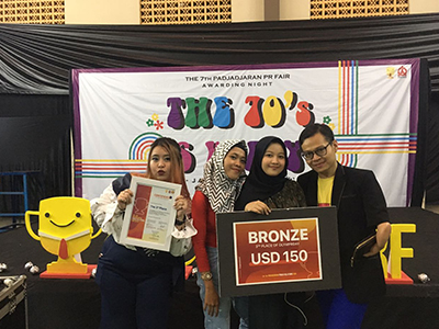 Usung Tema Penyandang Tunadaksa, Tim #UNLIMITED Raih Juara 3 Kompetisi Public Relations Nasional