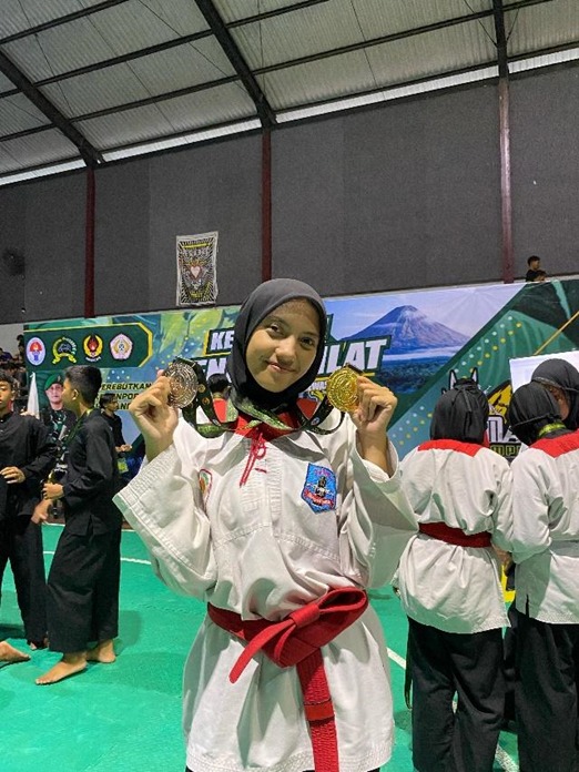 Insah Mujahidah Raih Medali Emas dan Medali Perak di Ajang Kejuaraan Lumajang Champion 1 