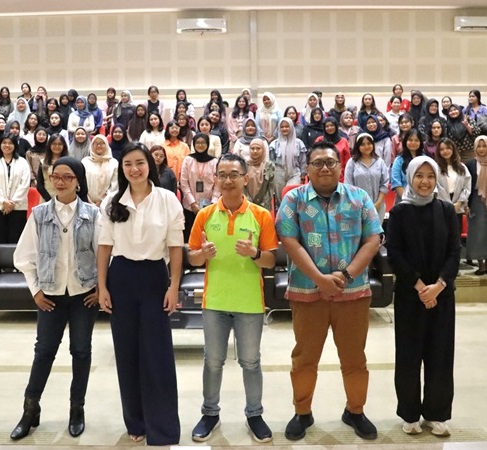 Kolaborasi Ilkom Untag Surabaya & DJ FM Memperingati Hari Kartini