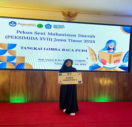 Adiska Putri Nova Raih Prestasi Dalam Lomba Baca Puisi