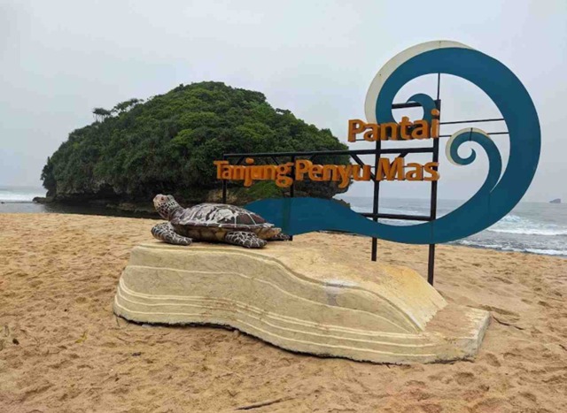 Pantai Tanjung Penyu Menjadi Primadona Baru Wisata Bahari Malang Selatan