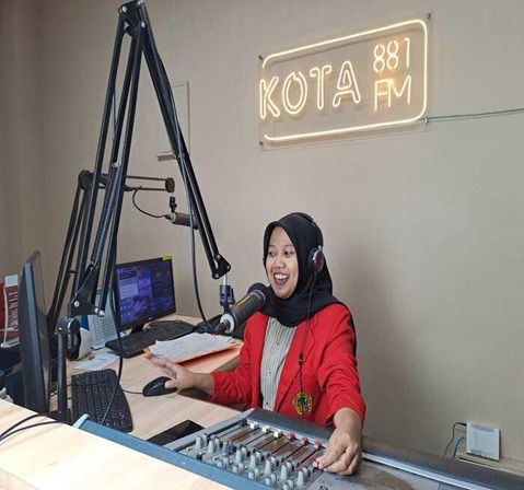 Suara Emas Afifah Nur Fadlilah Berbuah Prestasi Pada Ajang Voice Over Radio PPI