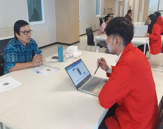 Magang Sebagai Implementasi Kemampuan Mahasiswa di Dunia  Profesional