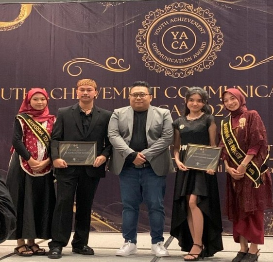 Dari Kampus ke Panggung YACA, Mahasiswa UNTAG Tunjukkan Etika dan Busana Elegan Lewat Table Manner