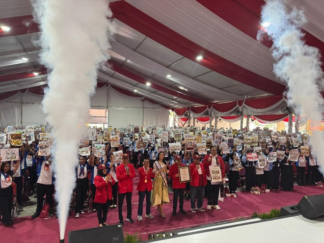 PKKMB 2025 Universitas 17 Agustus 1945 Surabaya Cetak Sejarah: Acara Pemecahan Rekor MURI 